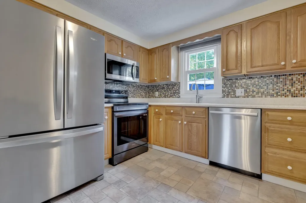 51 Lords Lane Lyman ME 04002