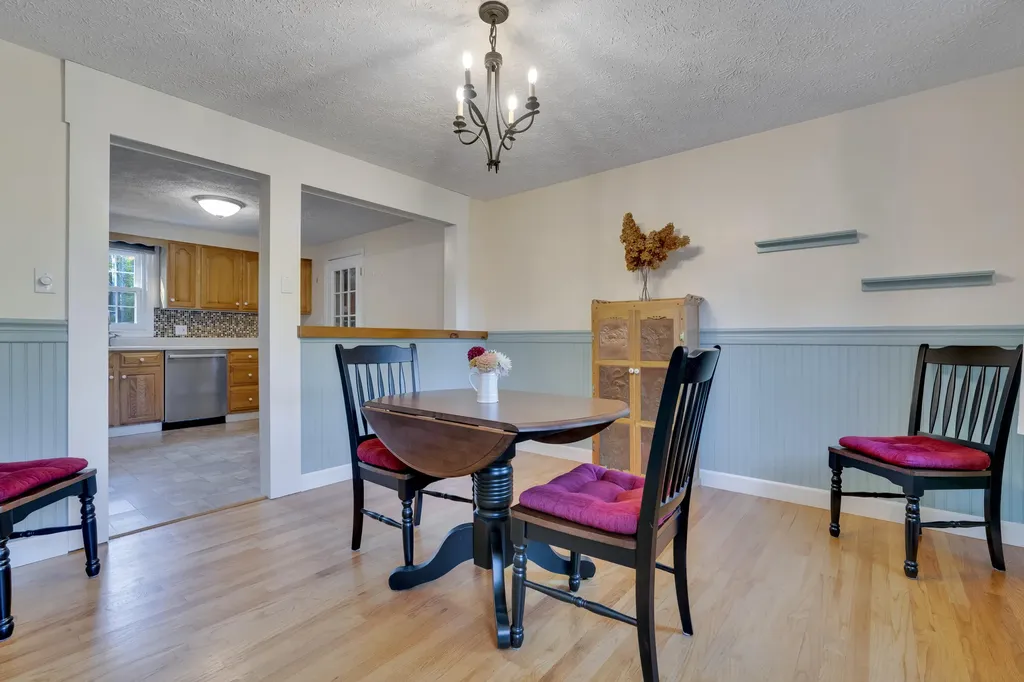 51 Lords Lane Lyman ME 04002
