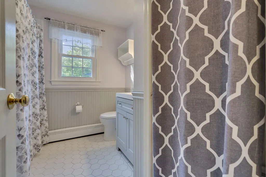 51 Lords Lane Lyman ME 04002