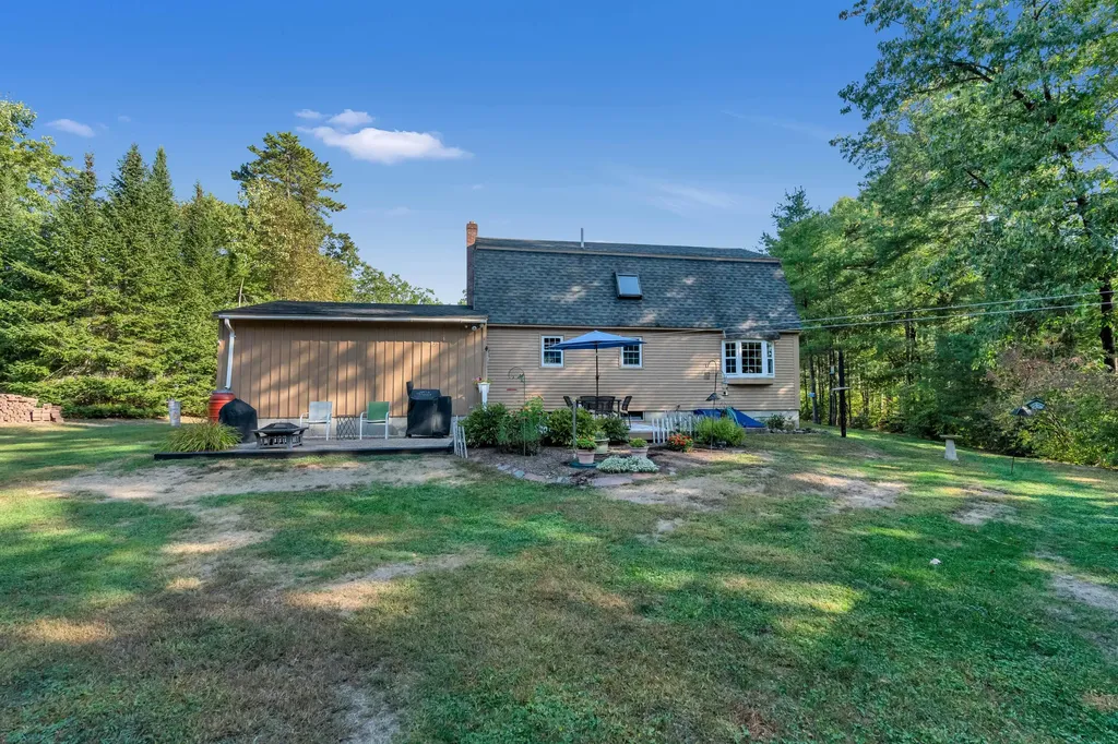 51 Lords Lane Lyman ME 04002