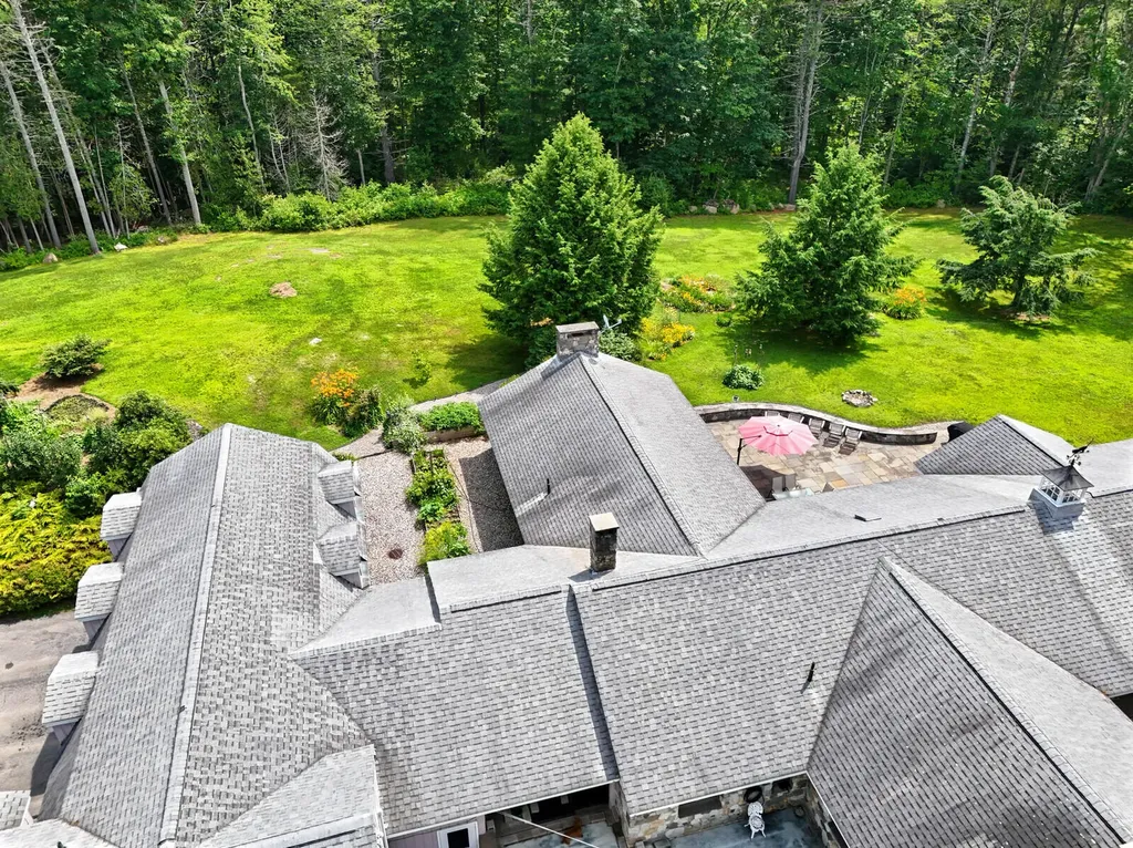 16 Davis Point Road Wayne ME 04284