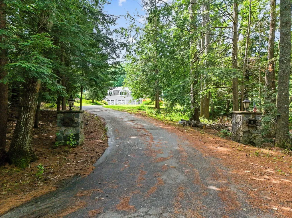 16 Davis Point Road Wayne ME 04284