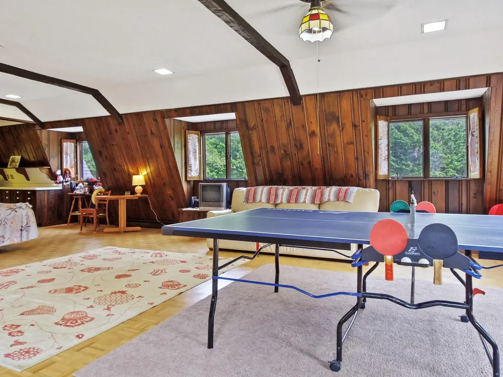 16 Davis Point Road Wayne ME 04284