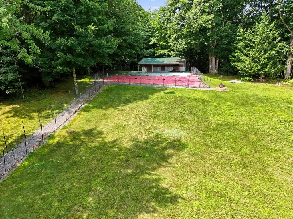 16 Davis Point Road Wayne ME 04284