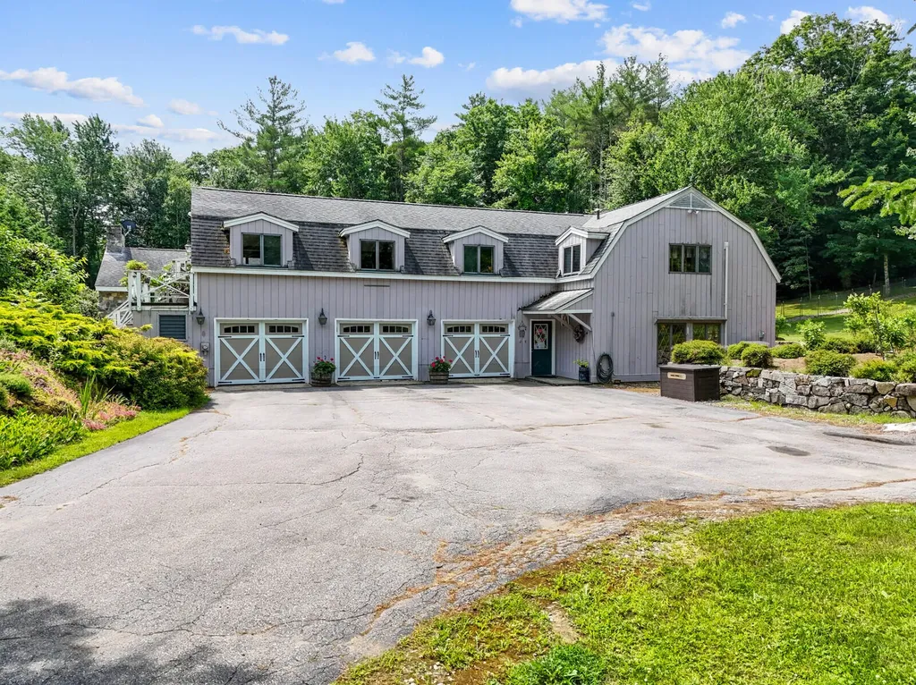 16 Davis Point Road Wayne ME 04284