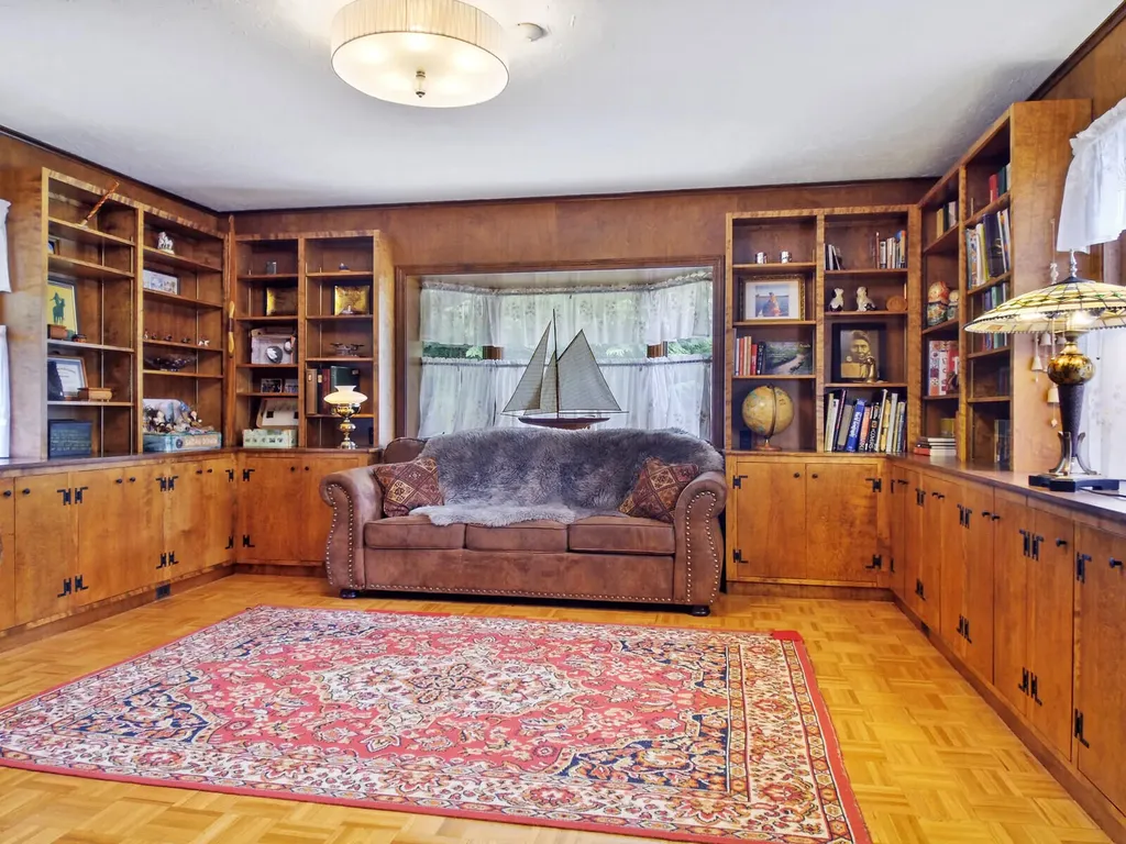 16 Davis Point Road Wayne ME 04284