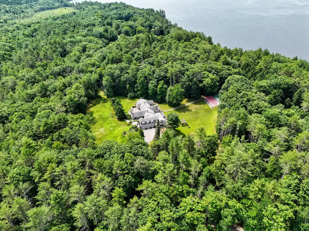 16 Davis Point Road Wayne ME 04284