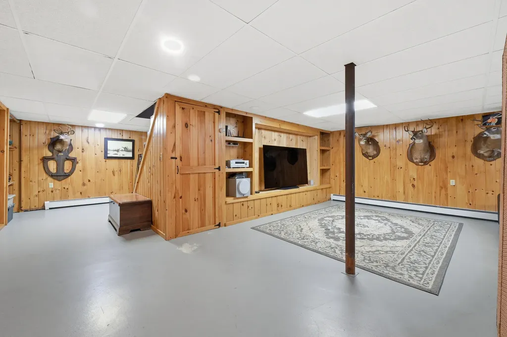 35 Pierce Road Oxford ME 04270