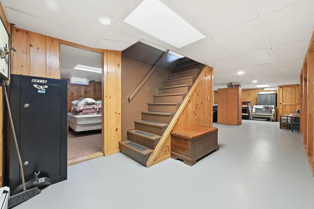 35 Pierce Road Oxford ME 04270