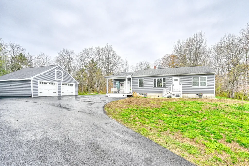 35 Pierce Road Oxford ME 04270