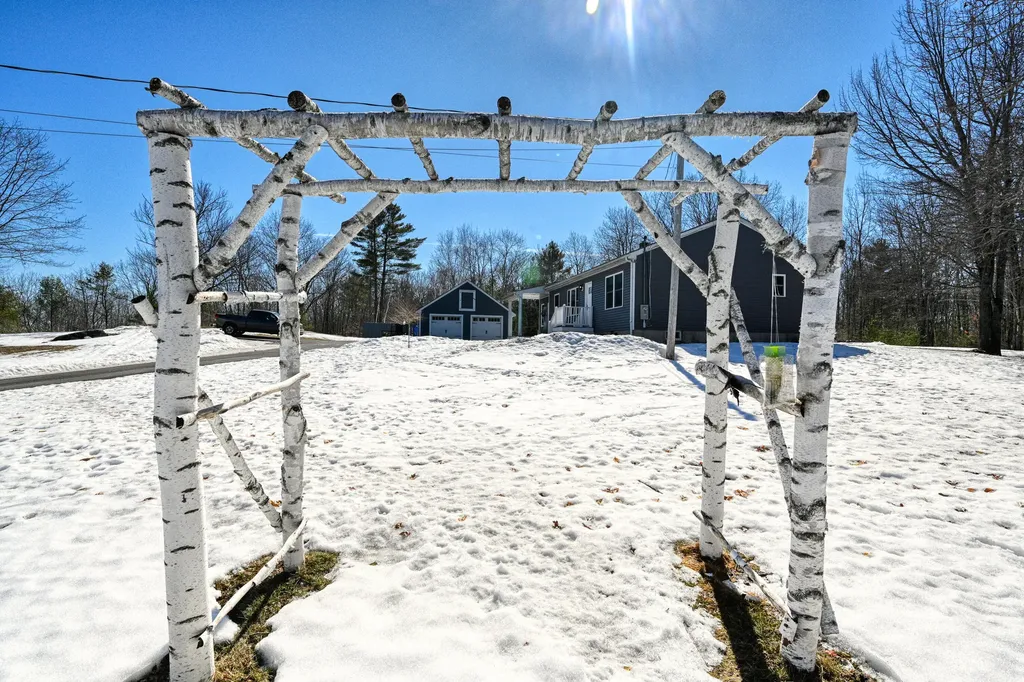35 Pierce Road Oxford ME 04270
