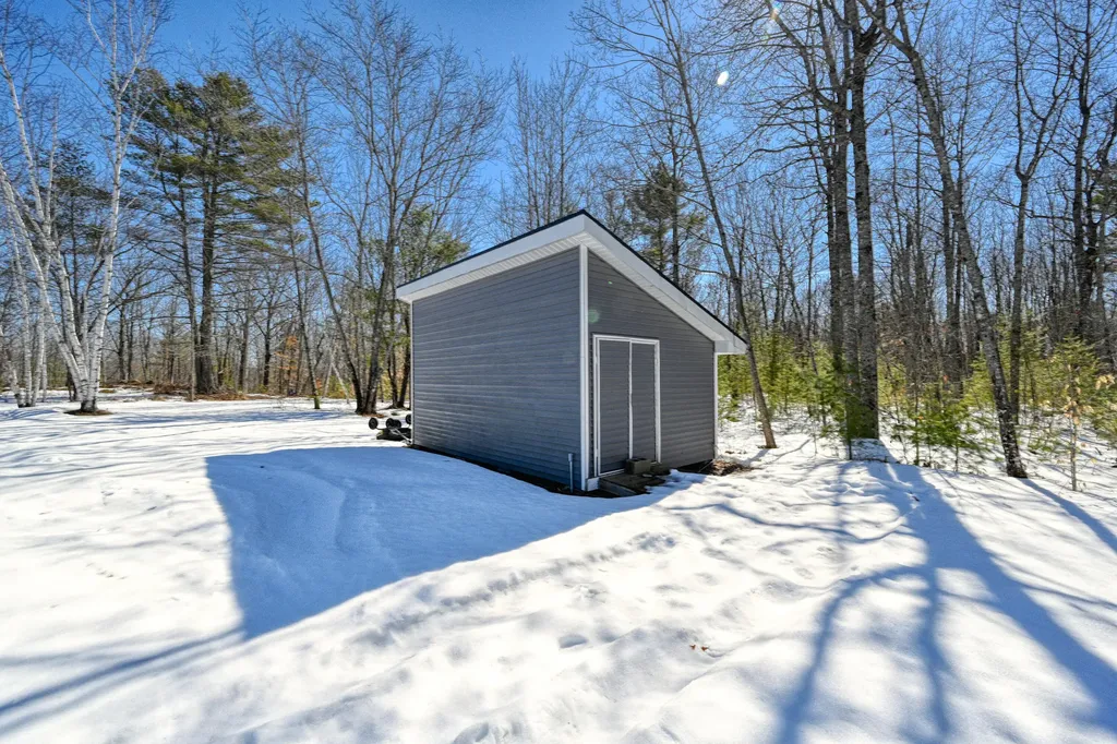 35 Pierce Road Oxford ME 04270