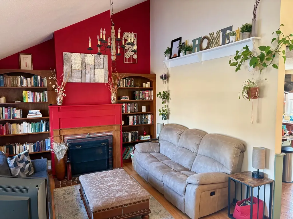 593 W Main Street Waldoboro ME 04572