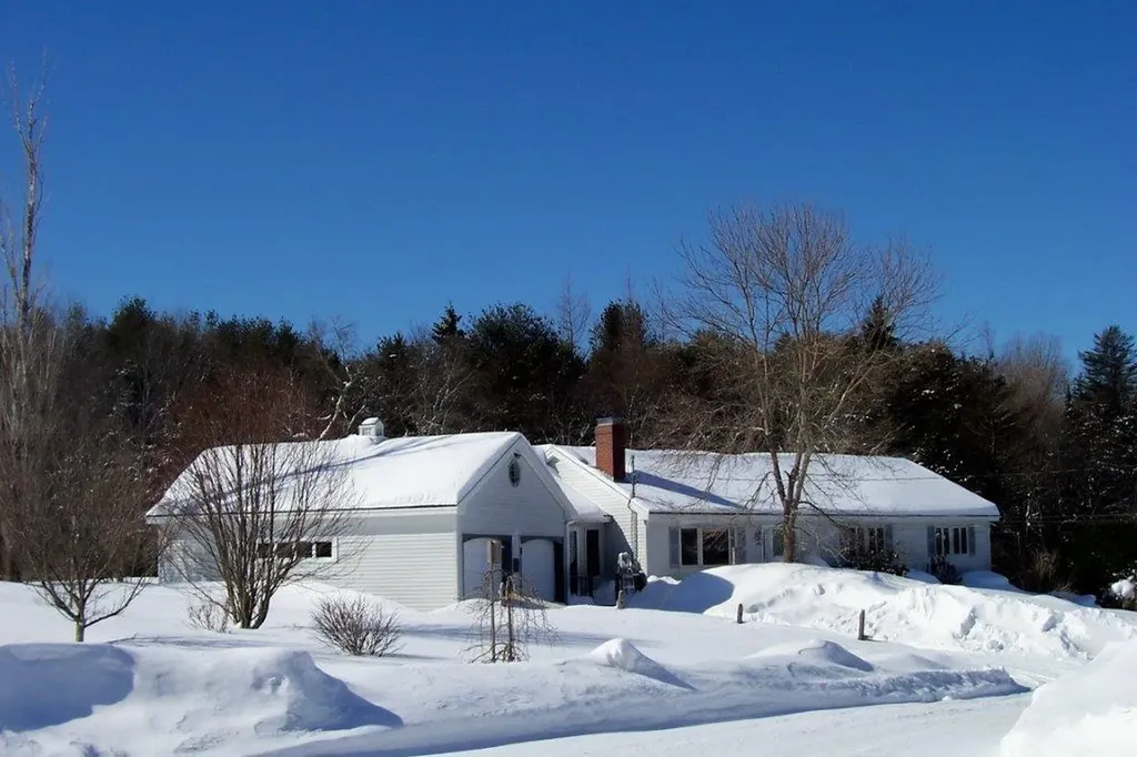 593 W Main Street Waldoboro ME 04572