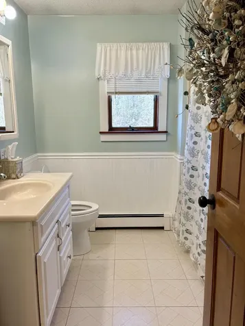 593 W Main Street Waldoboro ME 04572