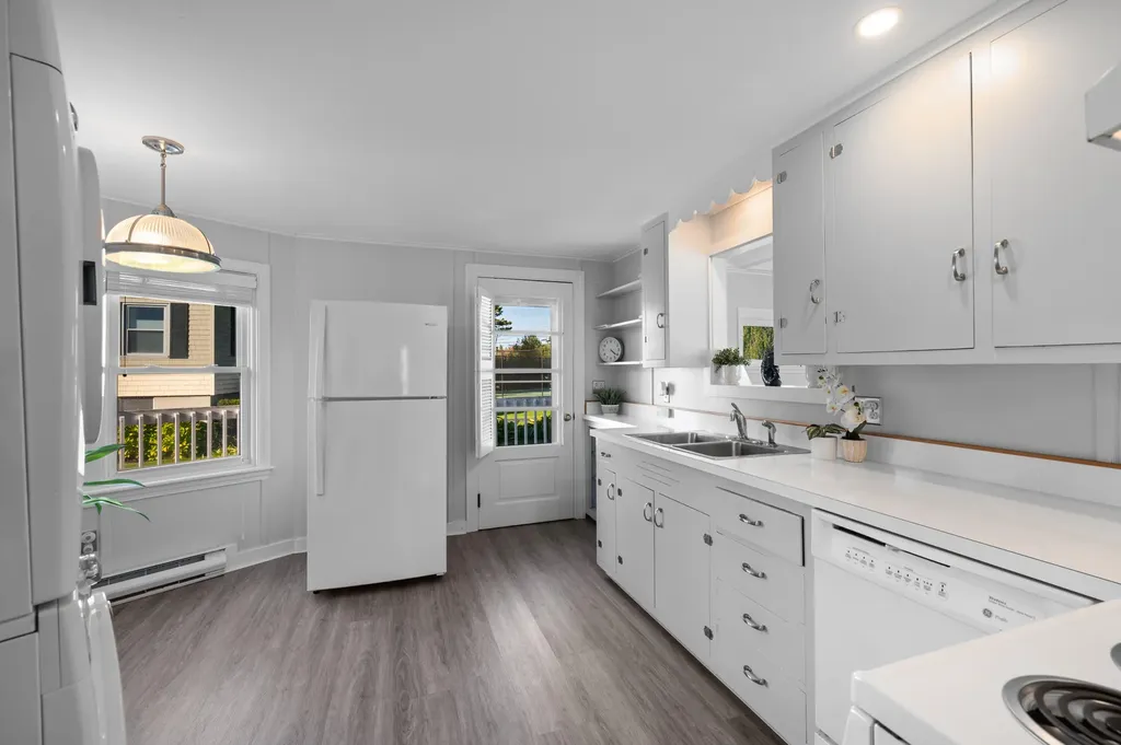 147 Beach Avenue Kennebunk ME 04043