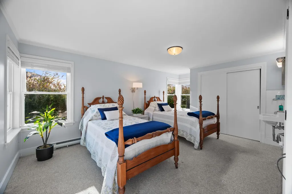 147 Beach Avenue Kennebunk ME 04043
