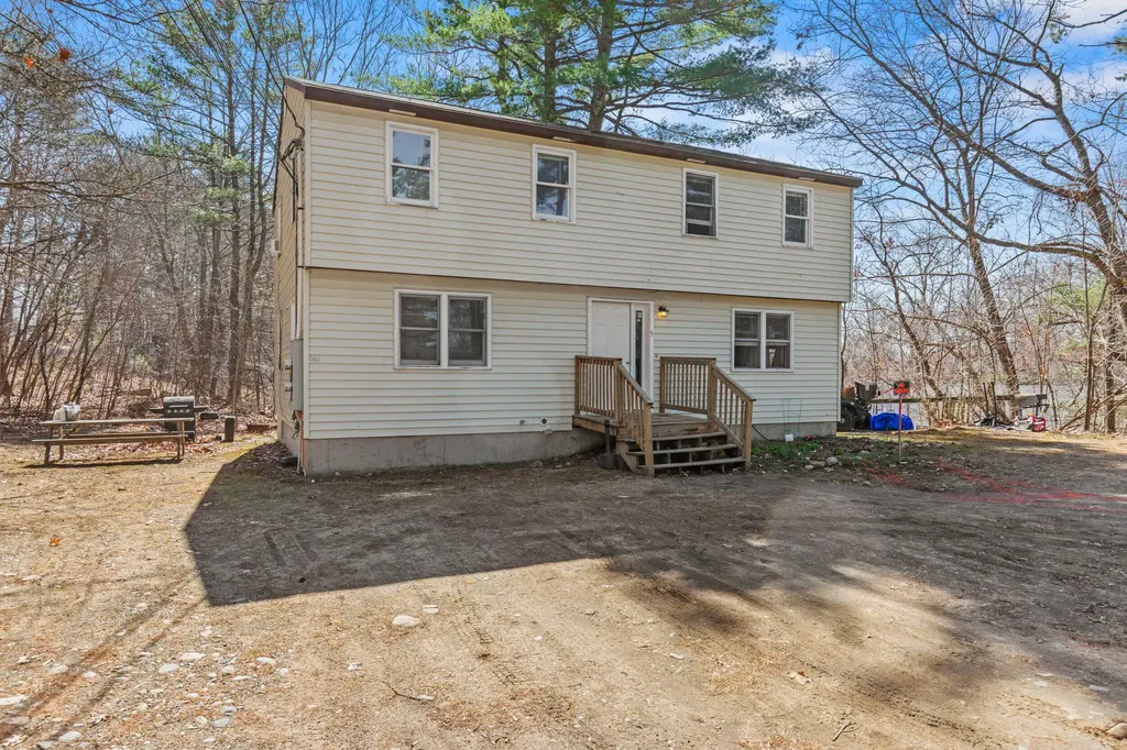 5 Appleby Street Sanford ME 04073