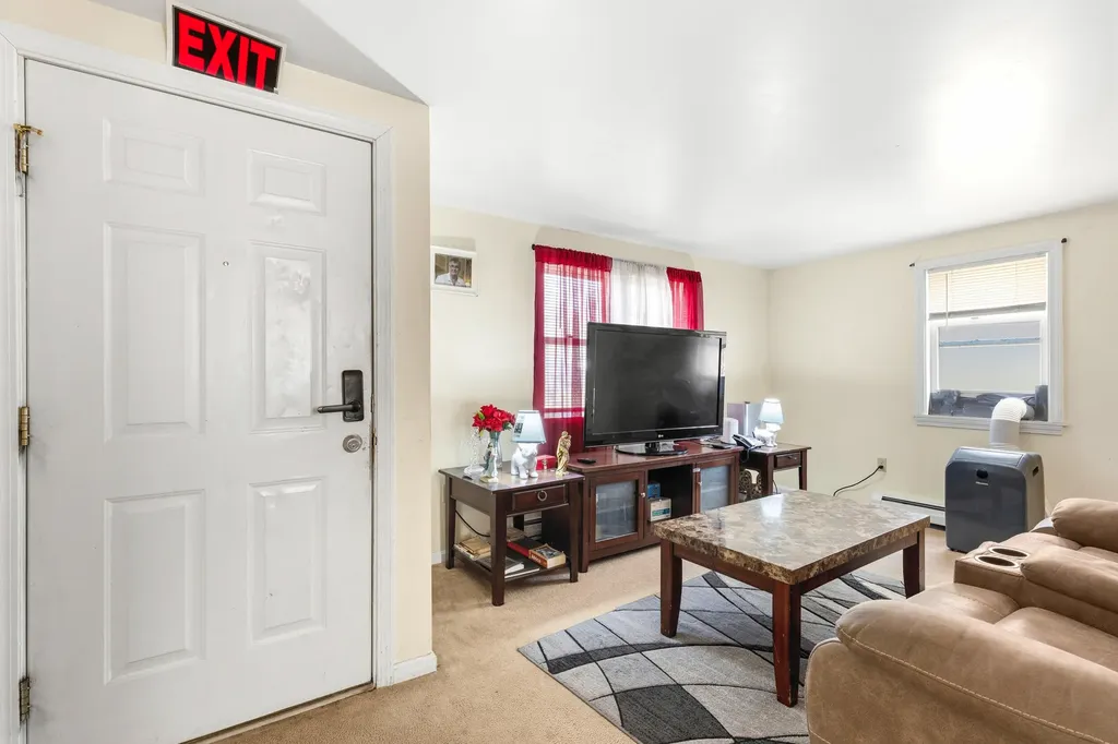 5 Appleby Street Sanford ME 04073