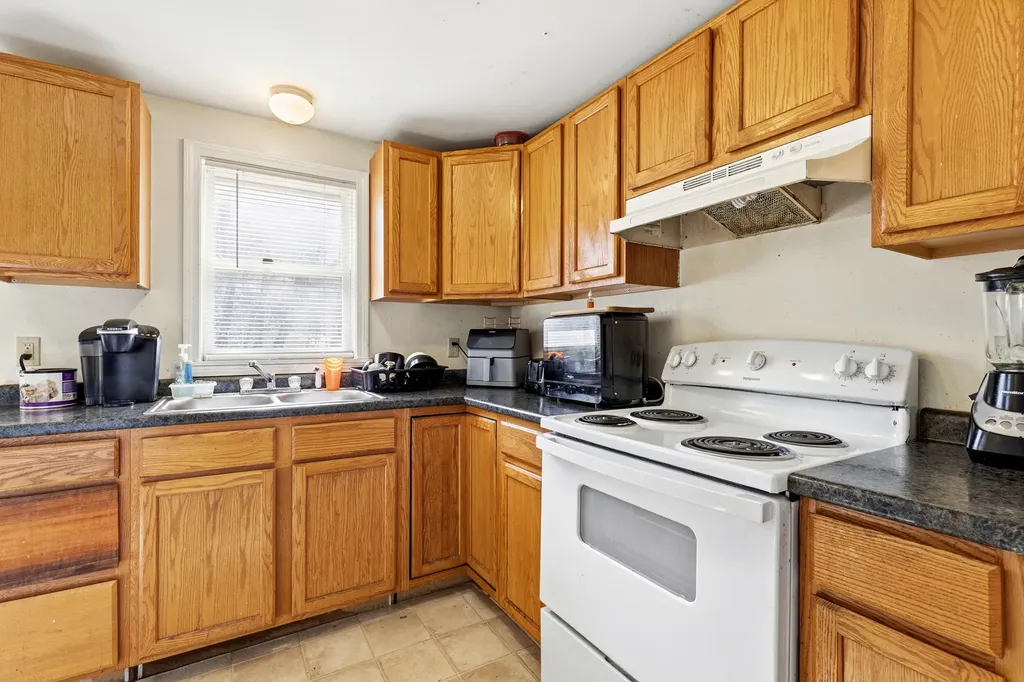 5 Appleby Street Sanford ME 04073