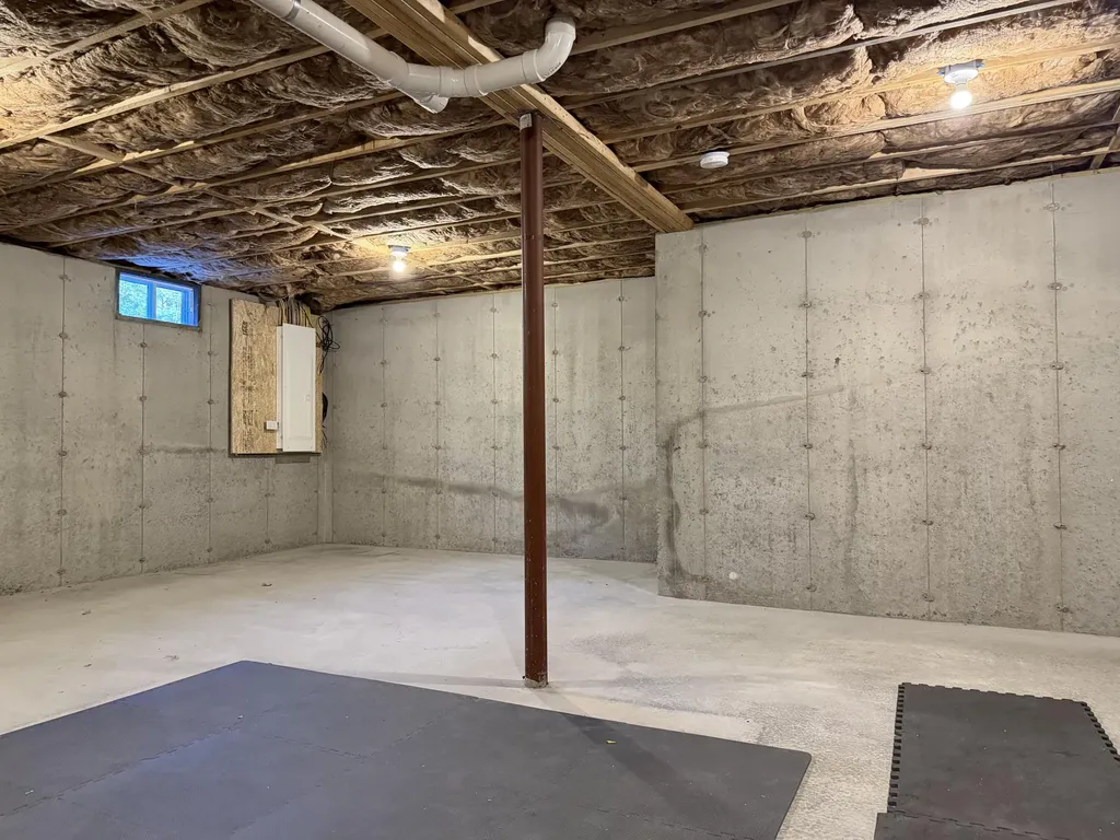 19 Treasure Lane Windham ME 04062