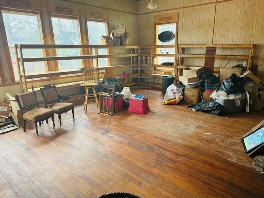 90 N Main Street Monmouth ME 04265