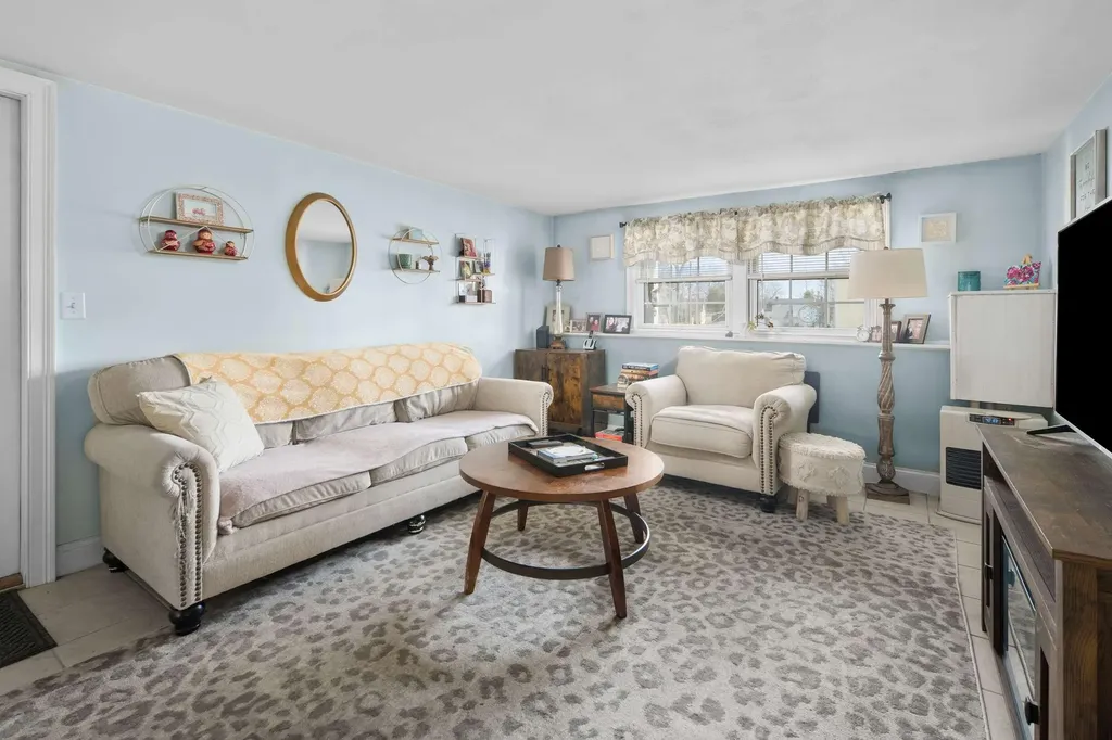 11 Carriage Hill Road Eliot ME 03903