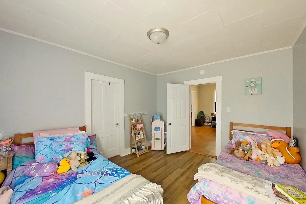 27 Vine Street Livermore Falls ME 04254