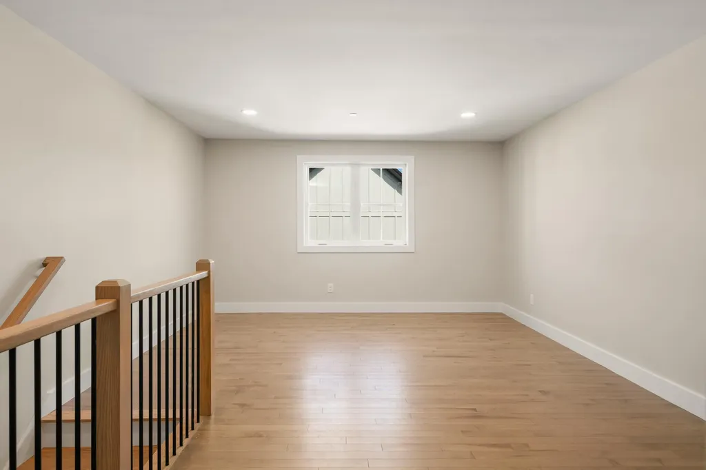108 Owl's Nest Road Portland ME 04102