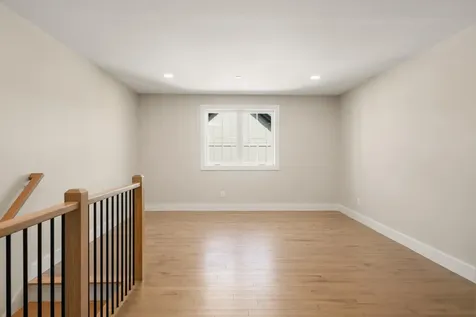 108 Owl's Nest Road Portland ME 04102