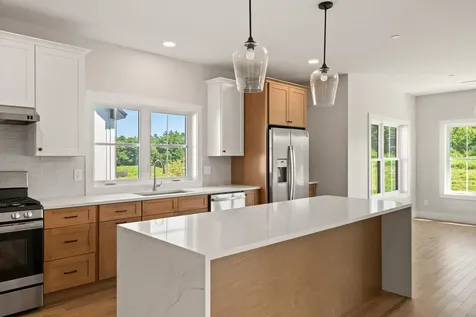 108 Owl's Nest Road Portland ME 04102