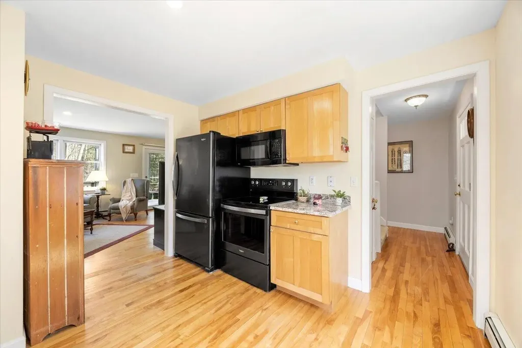 104 Winnocks Neck Road Scarborough ME 04074