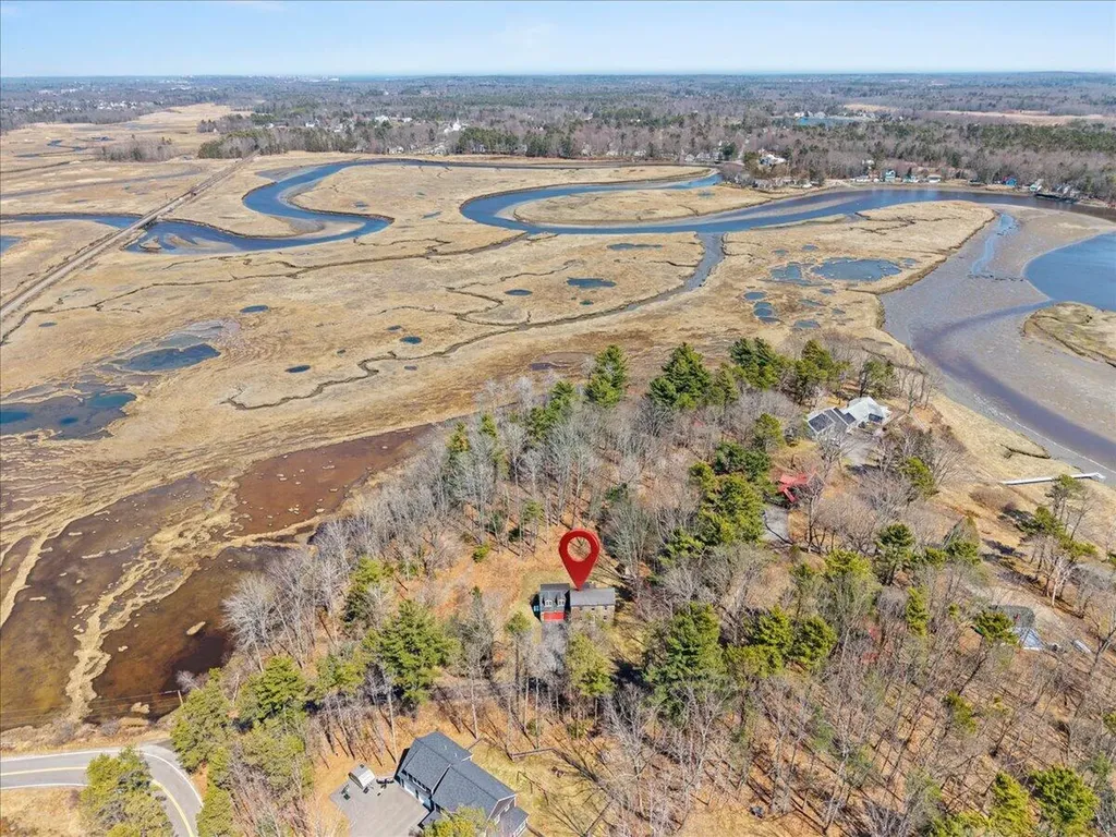 104 Winnocks Neck Road Scarborough ME 04074