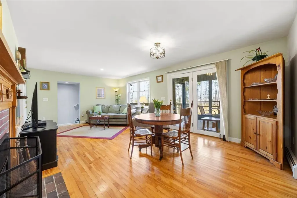 104 Winnocks Neck Road Scarborough ME 04074
