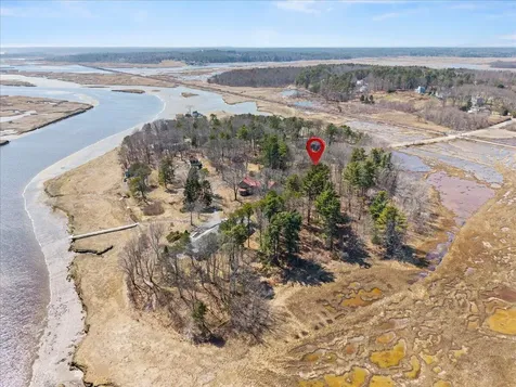 104 Winnocks Neck Road Scarborough ME 04074