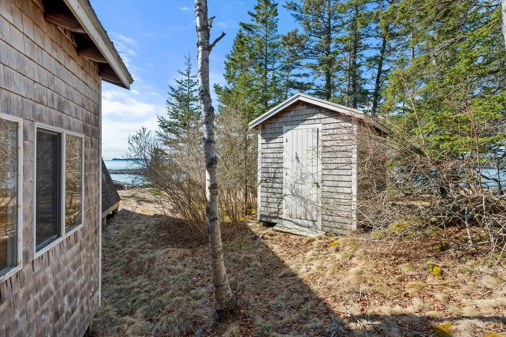 29 Hotel Cove Road Harrington ME 04643