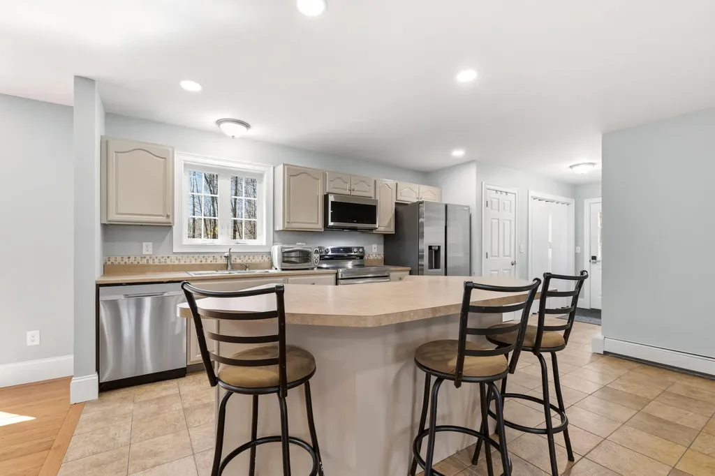 516 Falmouth Road Windham ME 04062