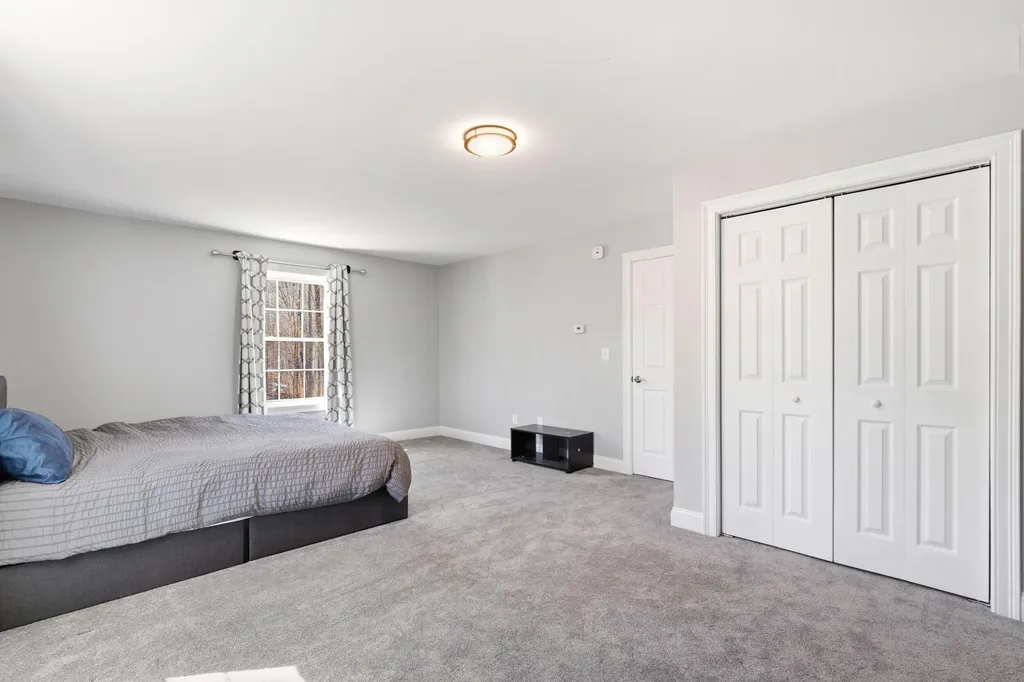 516 Falmouth Road Windham ME 04062
