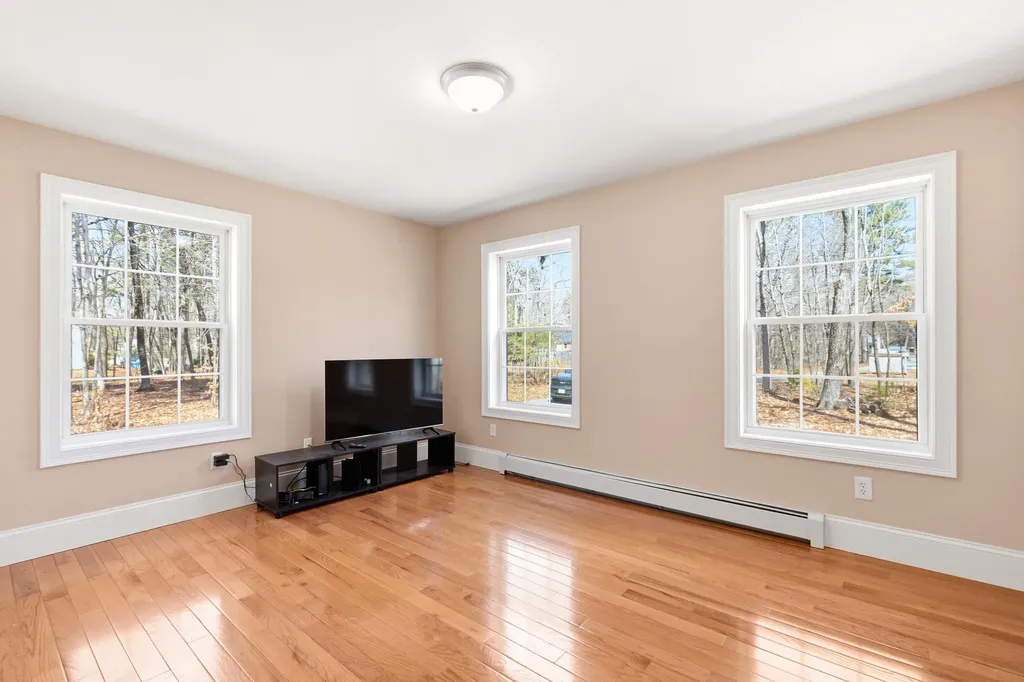 516 Falmouth Road Windham ME 04062