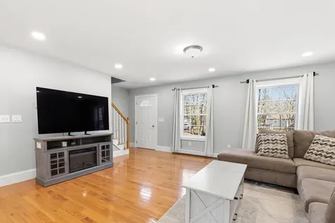 516 Falmouth Road Windham ME 04062