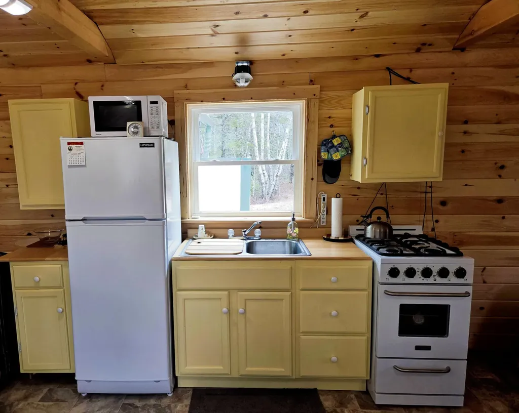 84 Hanscom Road Whitneyville ME 04654