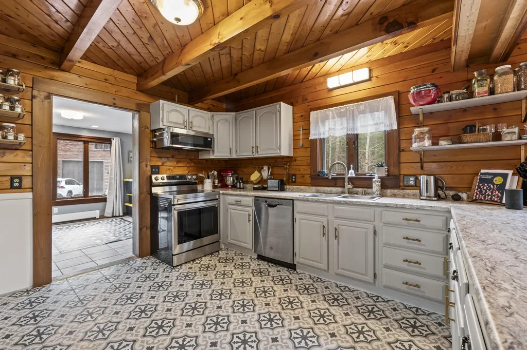 1289 Woodman Hill Road Minot ME 04258