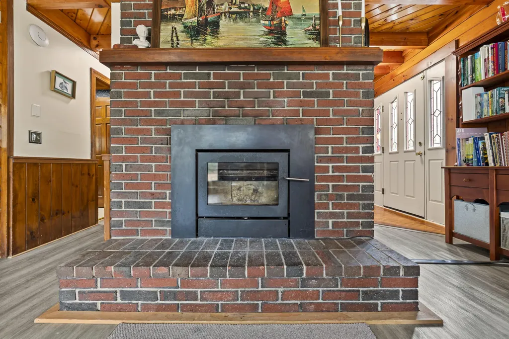 1289 Woodman Hill Road Minot ME 04258