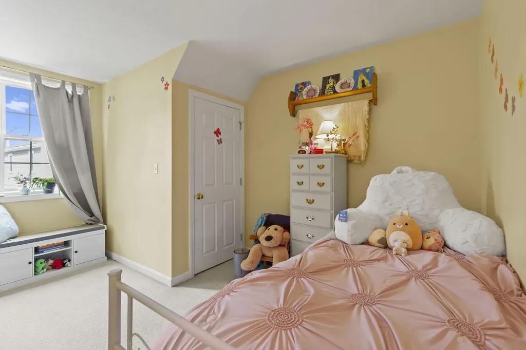 5 Izzy Lane Kittery ME 03904