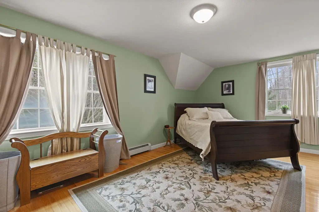 5 Izzy Lane Kittery ME 03904