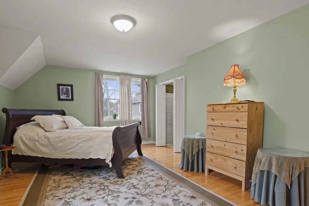 5 Izzy Lane Kittery ME 03904