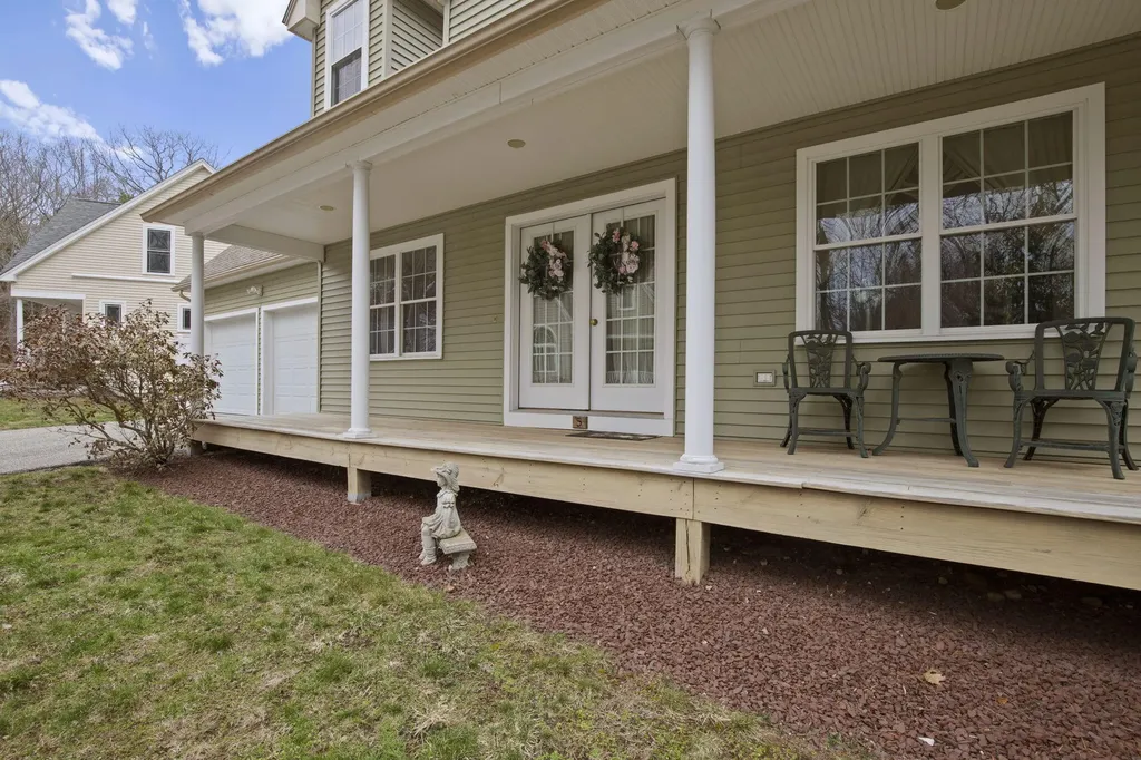 5 Izzy Lane Kittery ME 03904