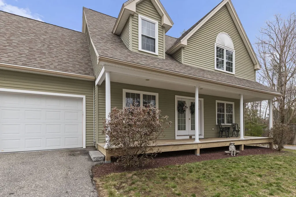 5 Izzy Lane Kittery ME 03904