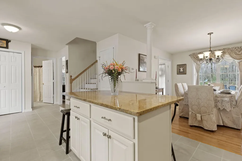 5 Izzy Lane Kittery ME 03904