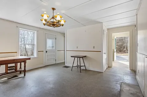 982 King Street Oxford ME 04270